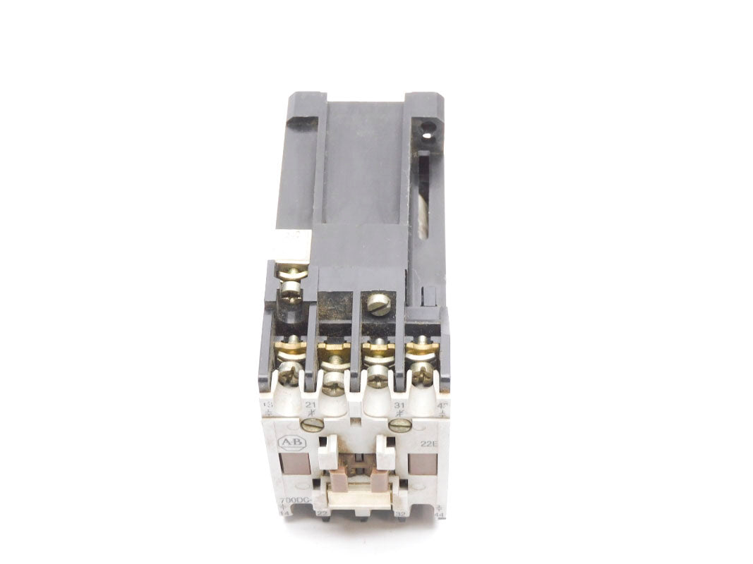 ALLEN BRADLEY 700DC-F220Z24 SER. B 24VDC UNMP