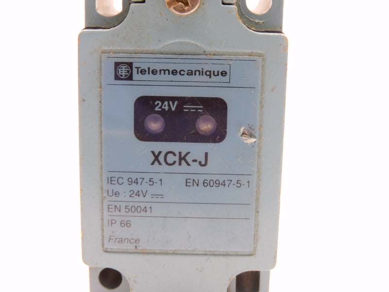 TELEMECANIQUE XCK-J ZCK-J121 24V (AS PICTURED) NSNP