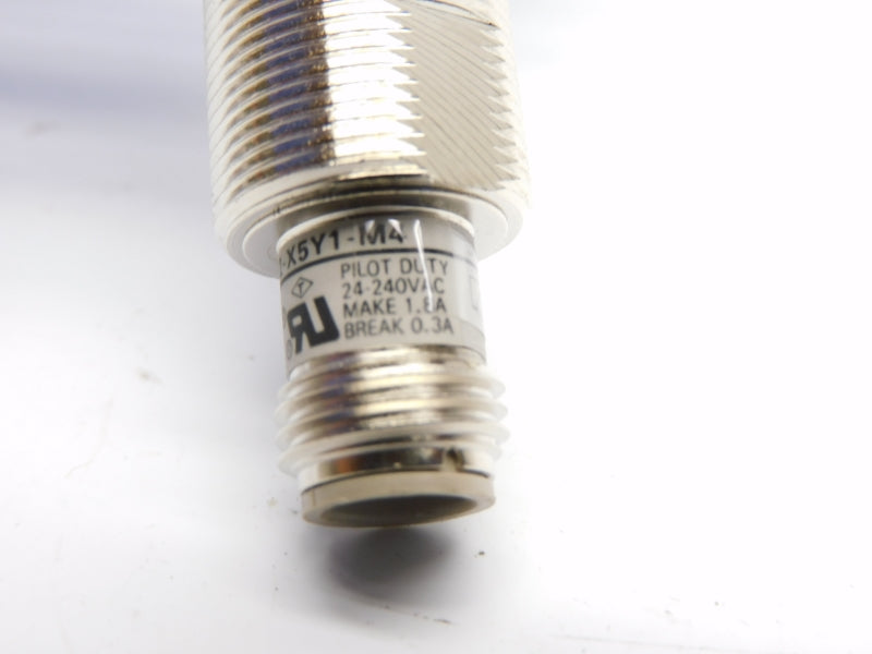 OMRON E2E2-X5Y1-M4 24-240VAC 1.8A NSNP