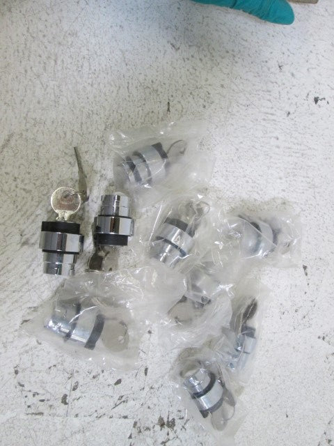 LOT OF 9 C&S ELECTRIC KEY SWITCH RB2 BG6 *NEW IN BOX*