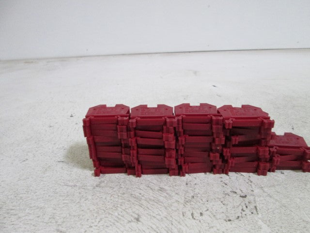 LOT OF 44 DINNECTORS TERMINAL BLOCK (RED) DN-T8RED *NEW IN BOX*