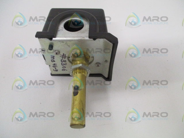 UNITED ELECTRIC B54-103-9040 TEMPERATURE SWITCH 0/250F *NEW NO BOX*