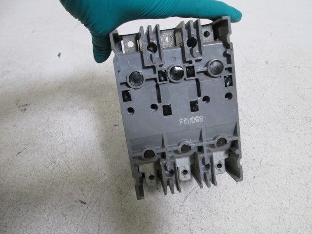 WESTINGHOUSE CIRCUIT BREAKER (GRAY) HFB3030 *USED*
