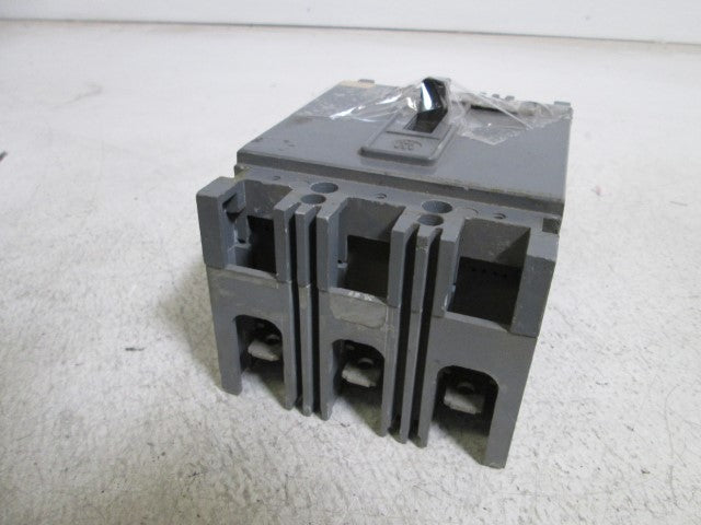 WESTINGHOUSE CIRCUIT BREAKER (GRAY) HFB3030 *USED*