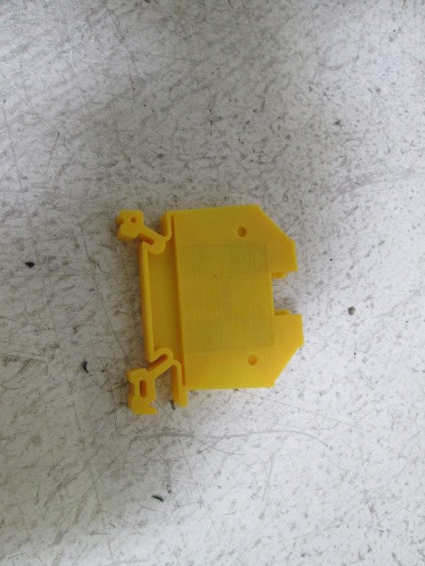 LOT OF 33 DINNECTORS TERMINAL BLOCK YELLOW DN-T8YEL *NEW IN BOX*