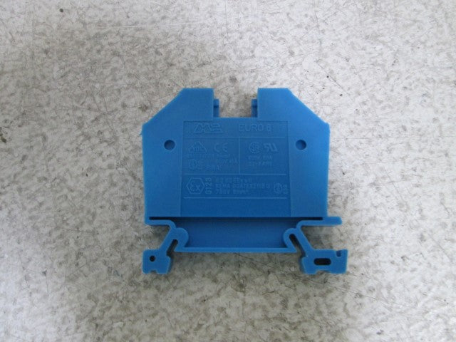 LOT OF 39 DINNECTORS TERMINAL BLOCK BLUE DN-T8B *NEW IN BOX*