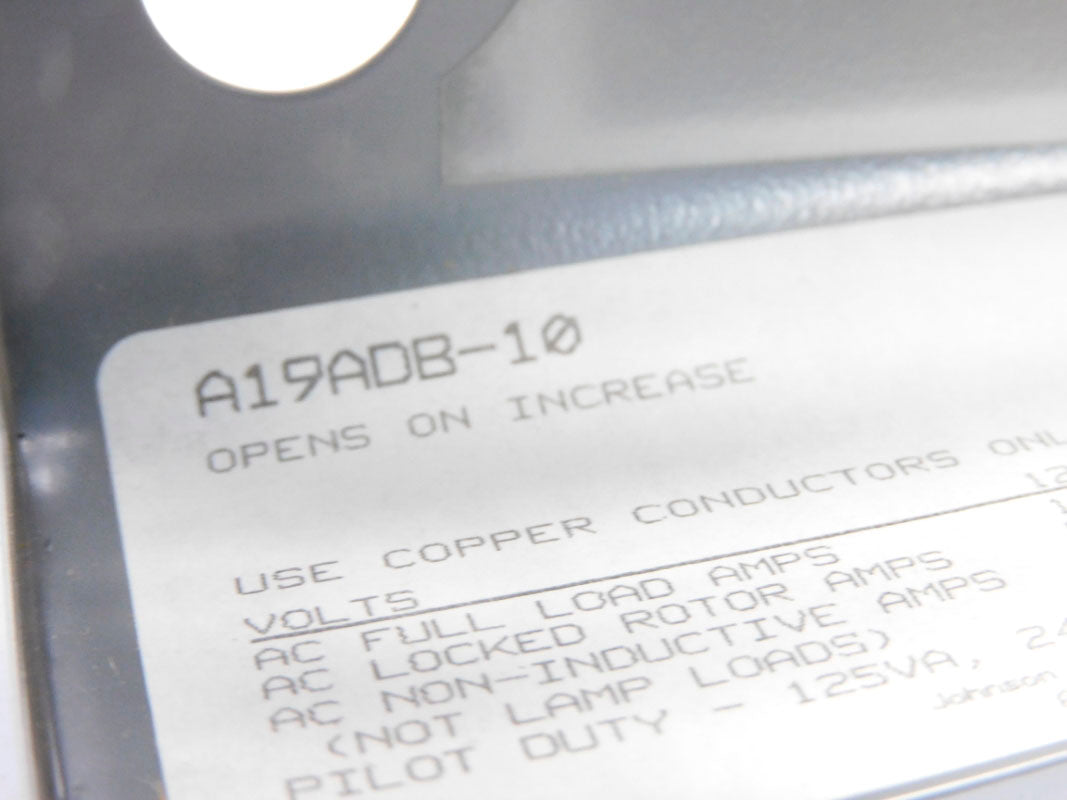 JOHNSON CONTROLS A19ADB-10C 550'F NSMP