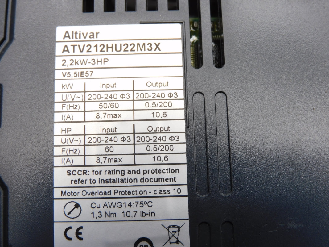 SCHNEIDER ELECTRIC ATV212HU22M3X 200-240V 8.7A NSMP