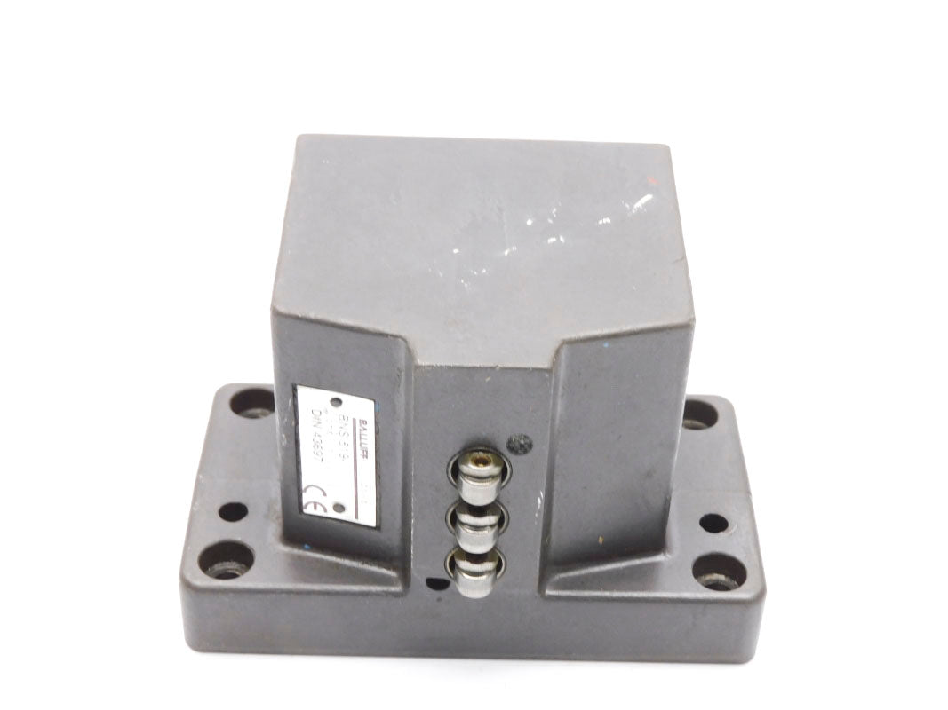 BALLUFF BNS519-D3-R12-100-10 240VAC 6A UNMP