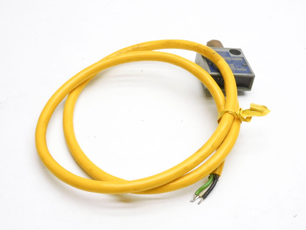 SQUARE D 9007XA7303D SER. A 240V .5A UNMP