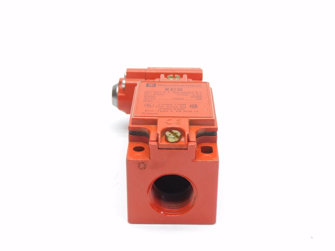 TELEMECANIQUE XCS-C703 240V 3A NSNP