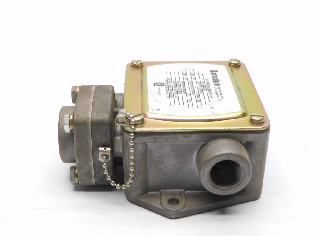 BARKSDALE P1H-B340SS-T 600V 10A 2000PSI NSNP
