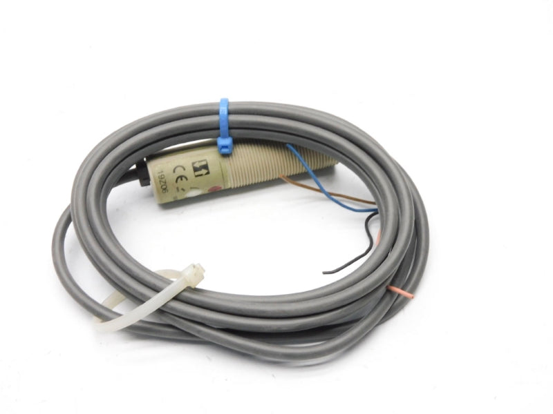OMRON E3F2-DS30C4 10-30VDC UNMP