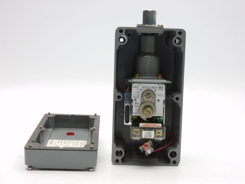 ALLEN BRADLEY 836-C7JX171X15 SER. B 24-250VAC 4-150PSI (BR/WH) NSMP