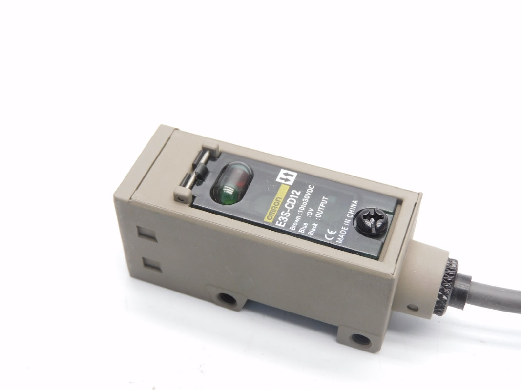 OMRON E3S-CD12 30VDC UNMP