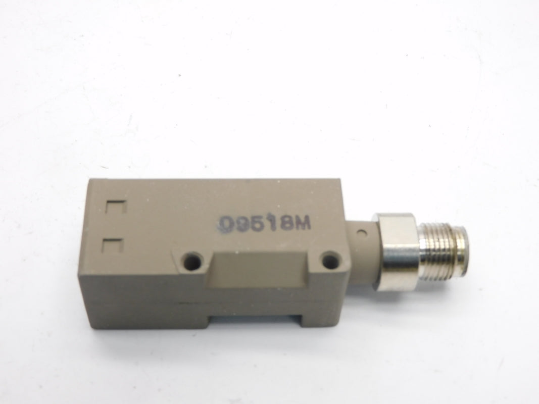 OMRON E3S-CT16-D 10-30VDC UNMP