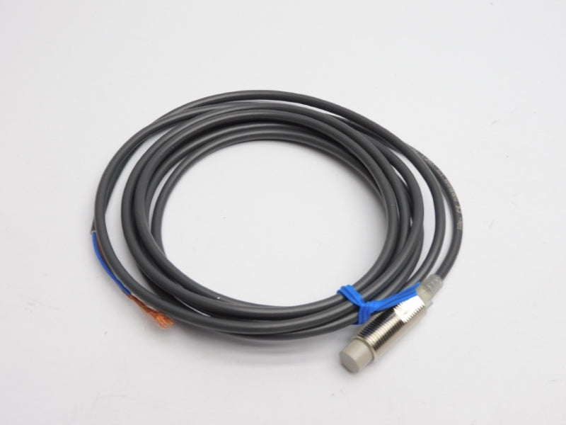OMRON E2E-X8MD1 12-24VDC 2M NSNP