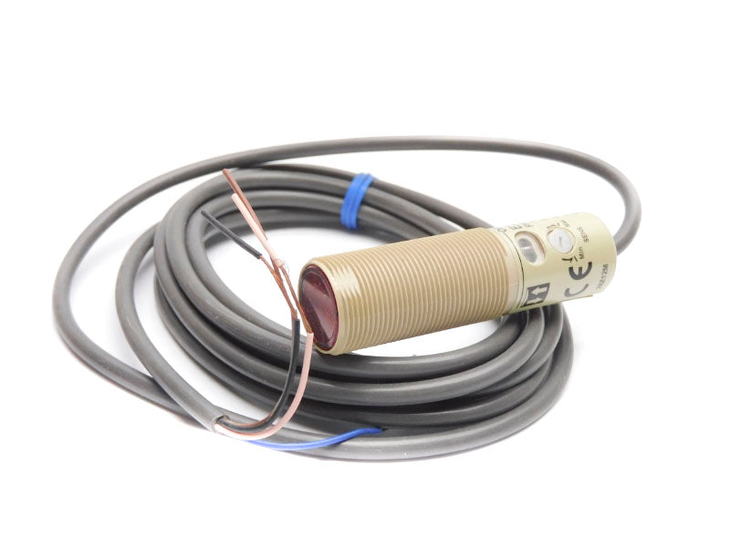OMRON E3F2-R4C4 10-30VDC NSNP