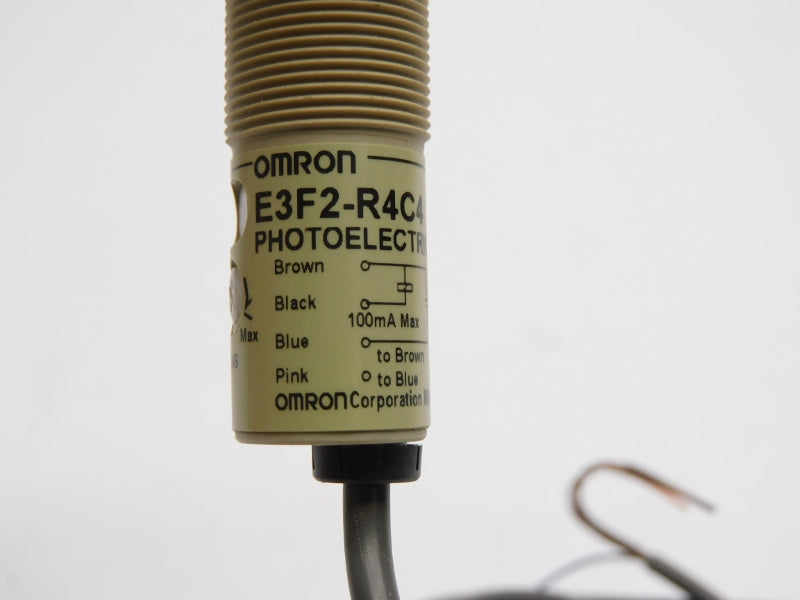 OMRON E3F2-R4C4 10-30VDC NSNP