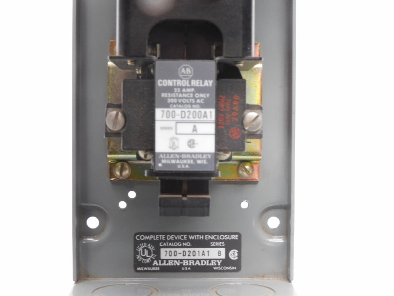 ALLEN BRADLEY 700-D201A1 SER. B 110/120V 25A (AS PICTURED) NSNP