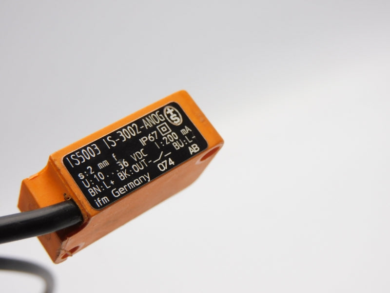 IFM EFECTOR IS3002ANOG IS5003 10-36VDC UNMP