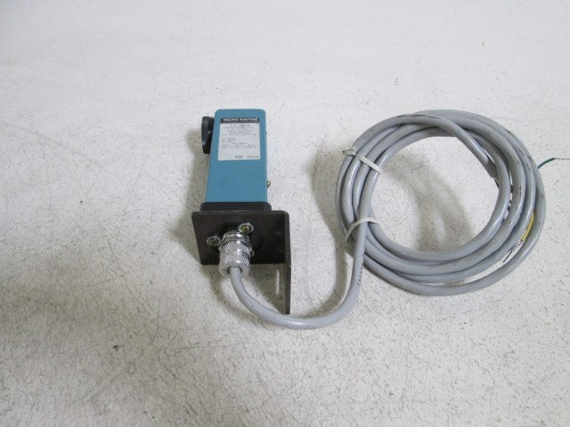 MICROSWITCH PHOTOELCTRIC SENSOR FE-TR1R *NEW NO BOX*