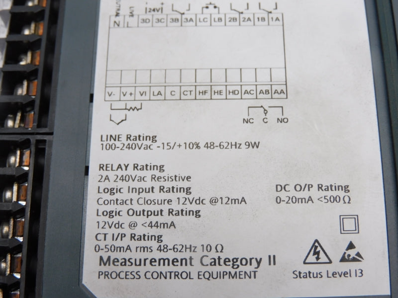 EUROTHERM 32H8/VC/VH/RRRX/R/XXX/G/ENG/ENG/XXXXX 240VAC 2A NSNP