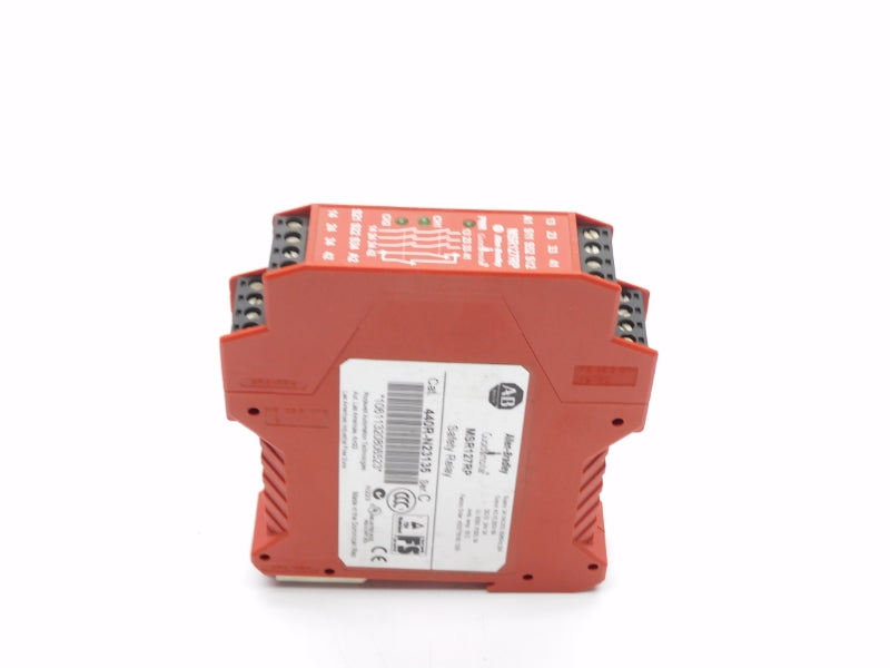 ALLEN BRADLEY 440R-N23135 SER. C 24VAC/DC 6A (WH) NSMP