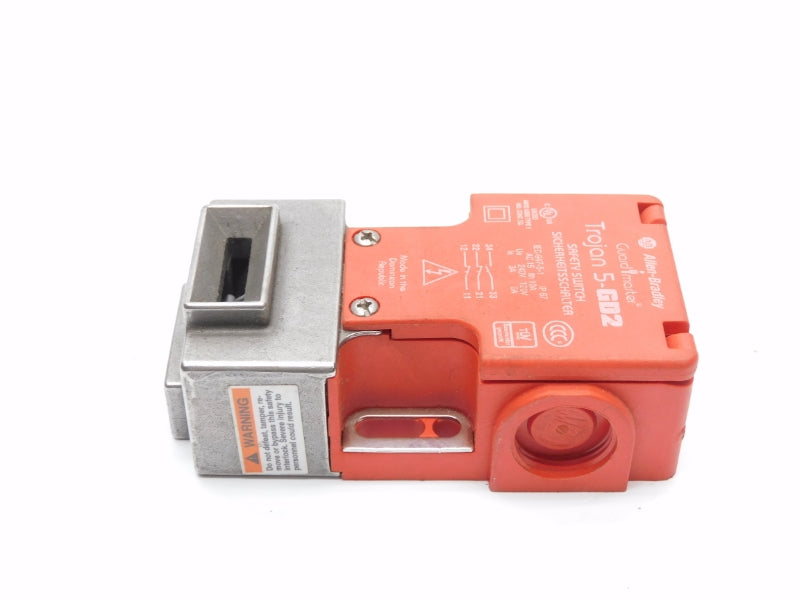 ALLEN BRADLEY 440K-T11211 SER. B 240V 10A (NO KEY) NSNP