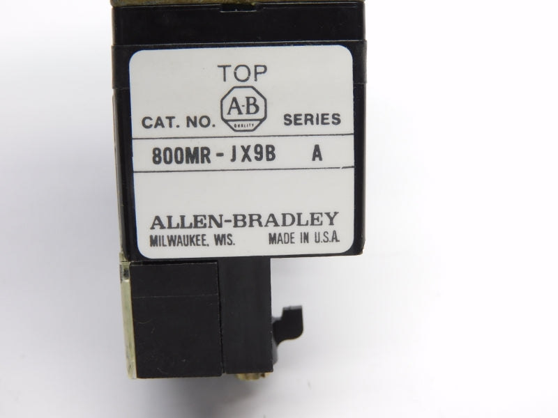 ALLEN BRADLEY 800MR-JH9BLA SER. C 300VAC (NO KNOB) (BK/YL) NSMP