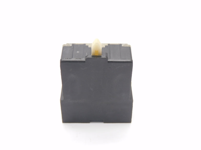 ALLEN BRADLEY 800M-XA3 SER. B 300VAC (BK/YL) NSMP