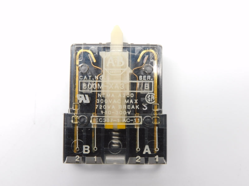 ALLEN BRADLEY 800M-XA3 SER. B 300VAC (BK/YL) NSMP