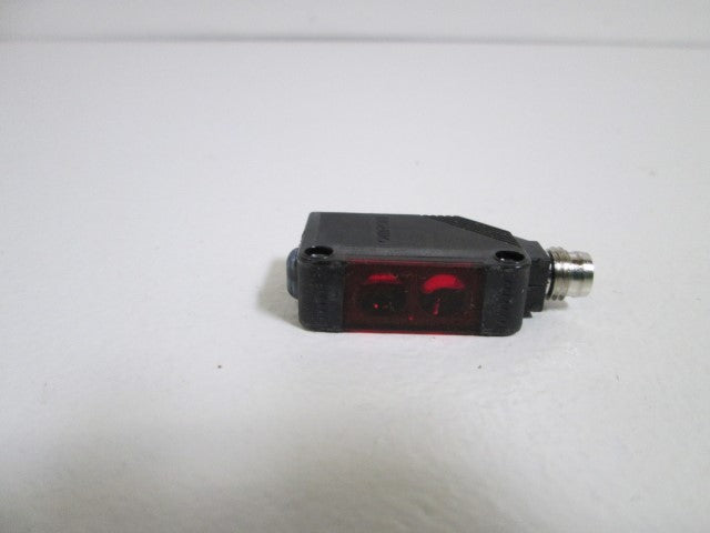OMRON PHOTOELECTRIC SWITCH E3Z-R66 *USED*