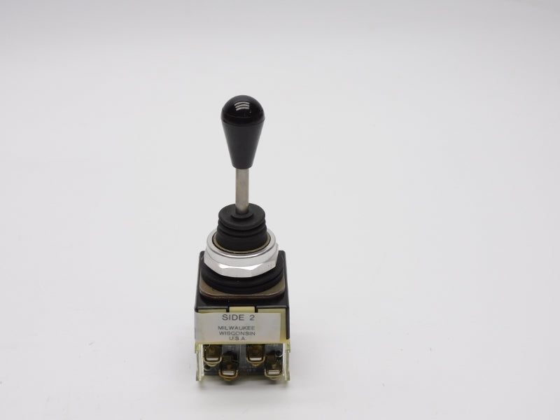 ALLEN BRADLEY 800T-T2MB34 SER. P (BK/YL) NSMP