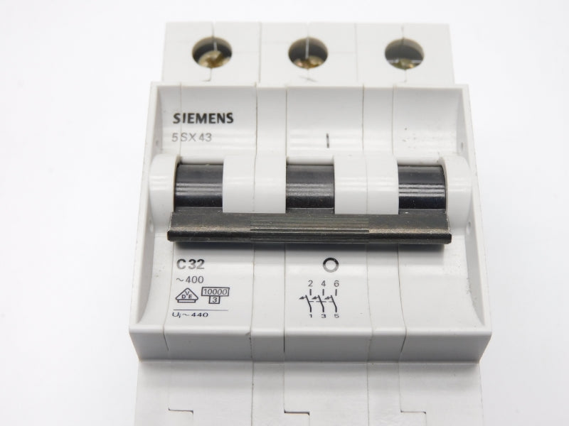 SIEMENS 5SX43-C32 440V 32A NSNP