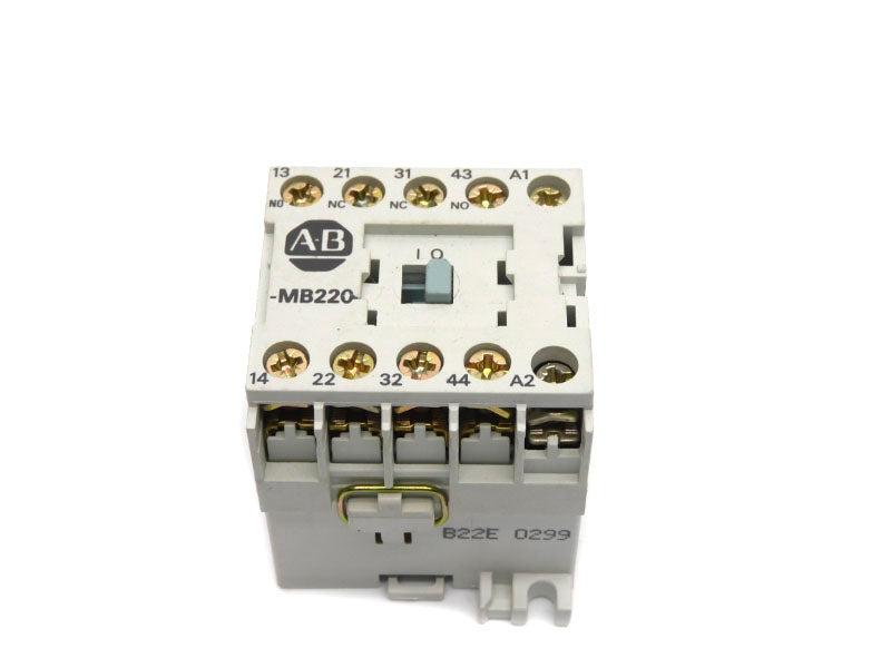ALLEN BRADLEY 700DC-MB220D24 SER. A 24VDC 10A NSNP