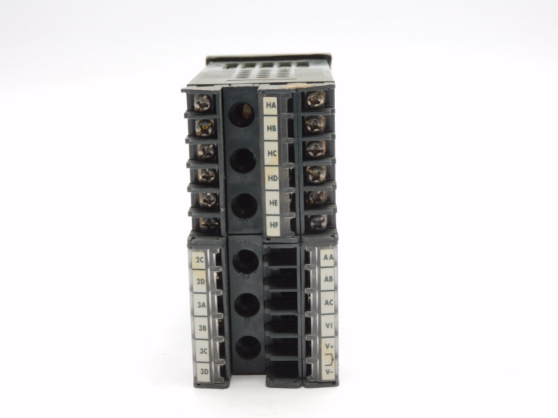 EUROTHERM 2208/NS/VH/R1/R1/RF/RF/XX/XXX//AU91 100-240VAC 2A UNMP