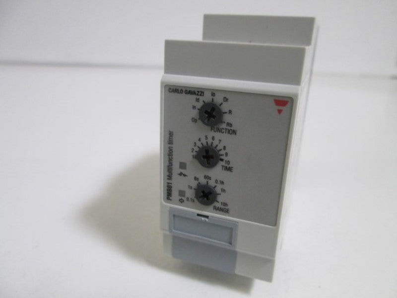 CARLO GAVAZZI MULTIFUNCTION TIMER PMB01DM24 * NEW IN BOX *
