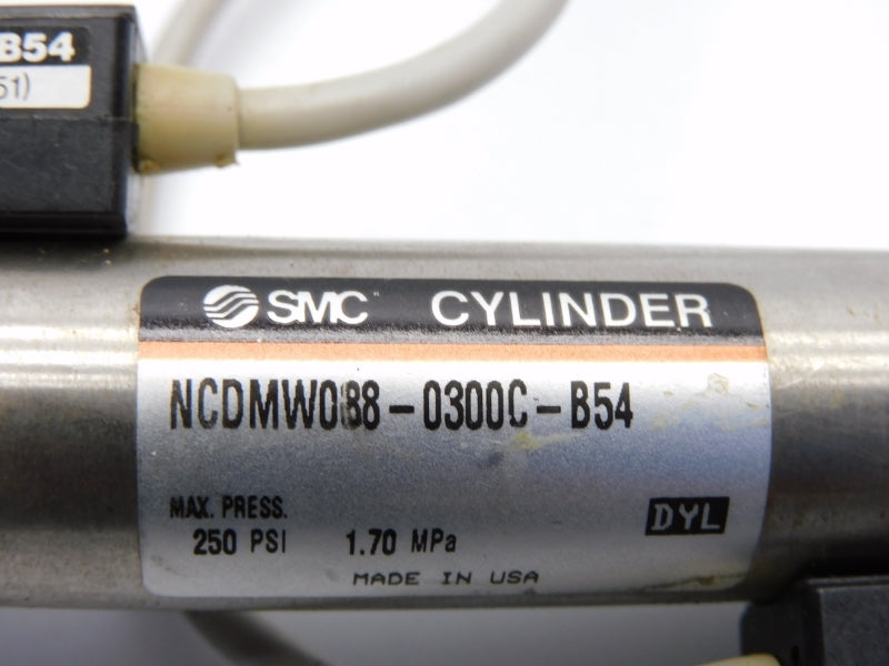 SMC NCDMW088-0300C-B54 250PSI UNMP