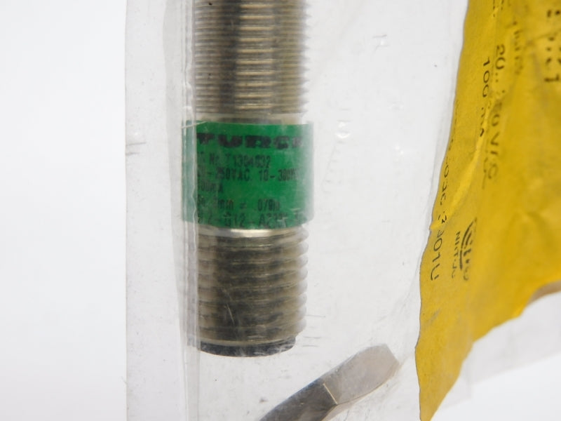 TURCK BI2-G12-AZ33X-B3131 T1304032 10-300VDC NSMP