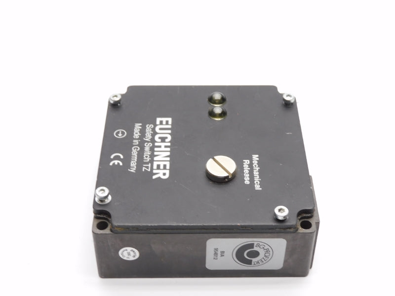 EUCHNER TZ2RE024M 082053 250V 6A (AS PICTURED) NSNP