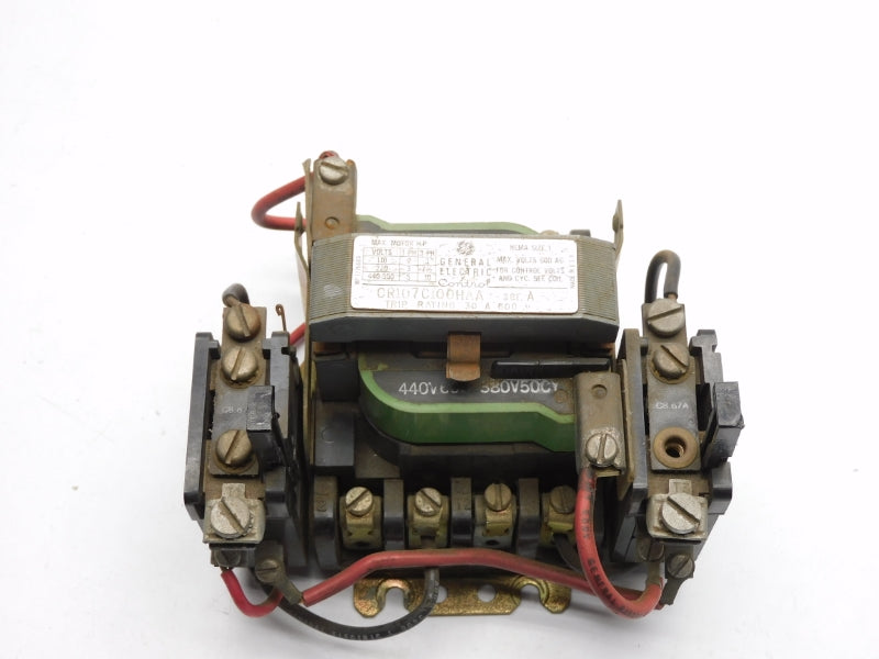 GENERAL ELECTRIC CR107C100HAA SER. A 380/440V 30A UNMP