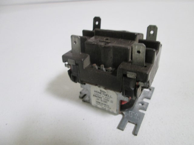 HONEYWELL RELAY R8222A 1101 *USED*