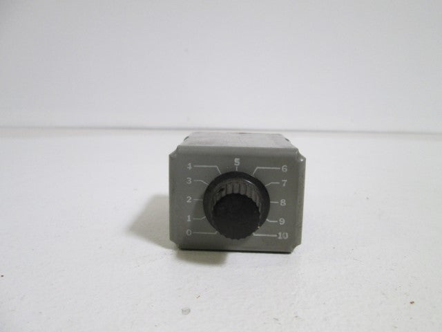 SYRACUSE TIMING RELAY 0-10SEC 115VAC TNR00304 *USED*