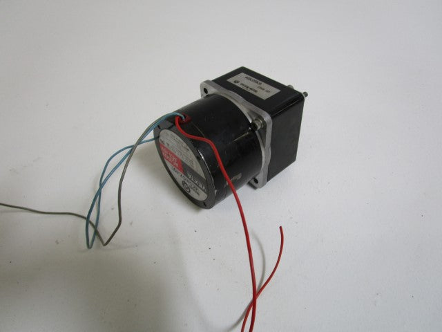 VEXTA ORIENTAL MOTOR 4CSMGK-101/4GK25KA *USED*