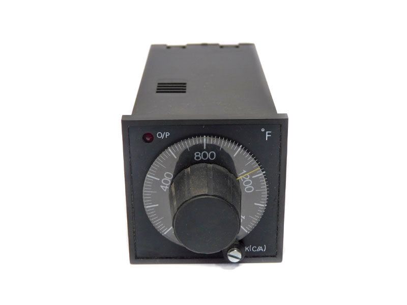 WEST INSTRUMENTS M2041-L02-T1760-H10 100-132V 0-1600'F UNMP