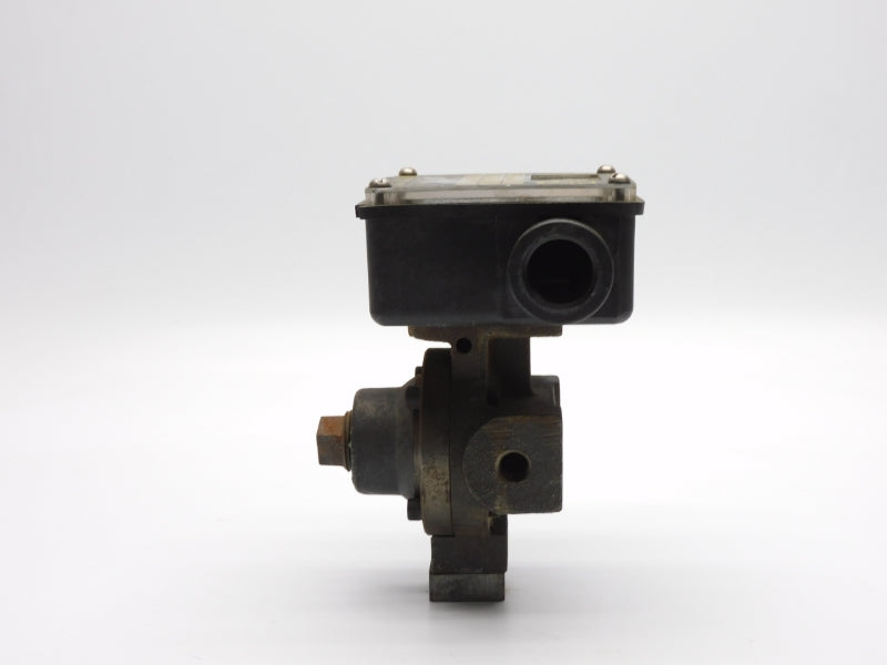 UNIVERSAL FLOW MONITORS SH-CSB3GM-2-600V.9-1NR 480VAC 15A NSNP