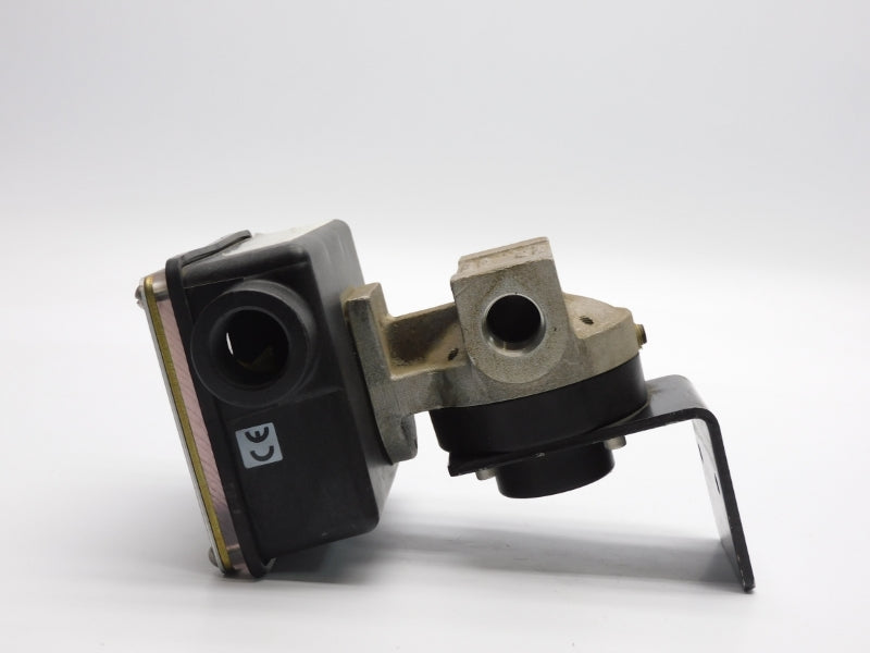 UNIVERSAL FLOW MONITORS SN-ASB2GLM-4-300V.9-A1WD-C-F 480VAC 15A NSNP