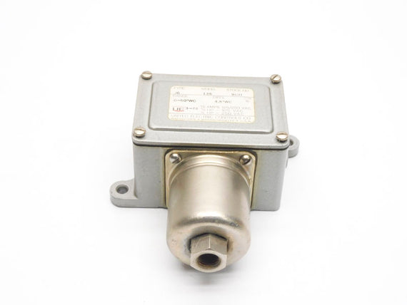 UNITED ELECTRIC J6-136 250VAC 15A 0-50"WC NSNP