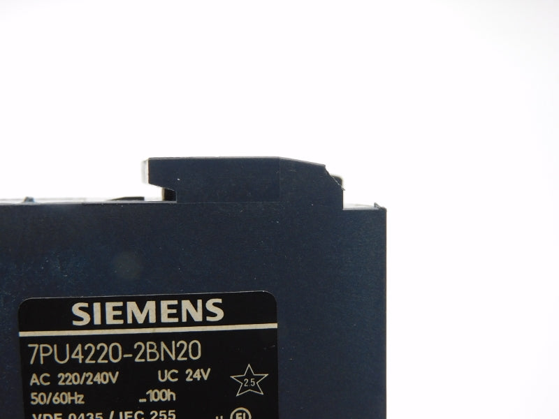 SIEMENS 7PU4220-2BN20 220/240VAC 3A 10S-100H (AS PICTURED) UNMP